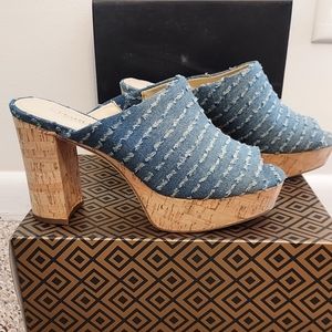 NWT Charles David Denim Clogs size 8.5
